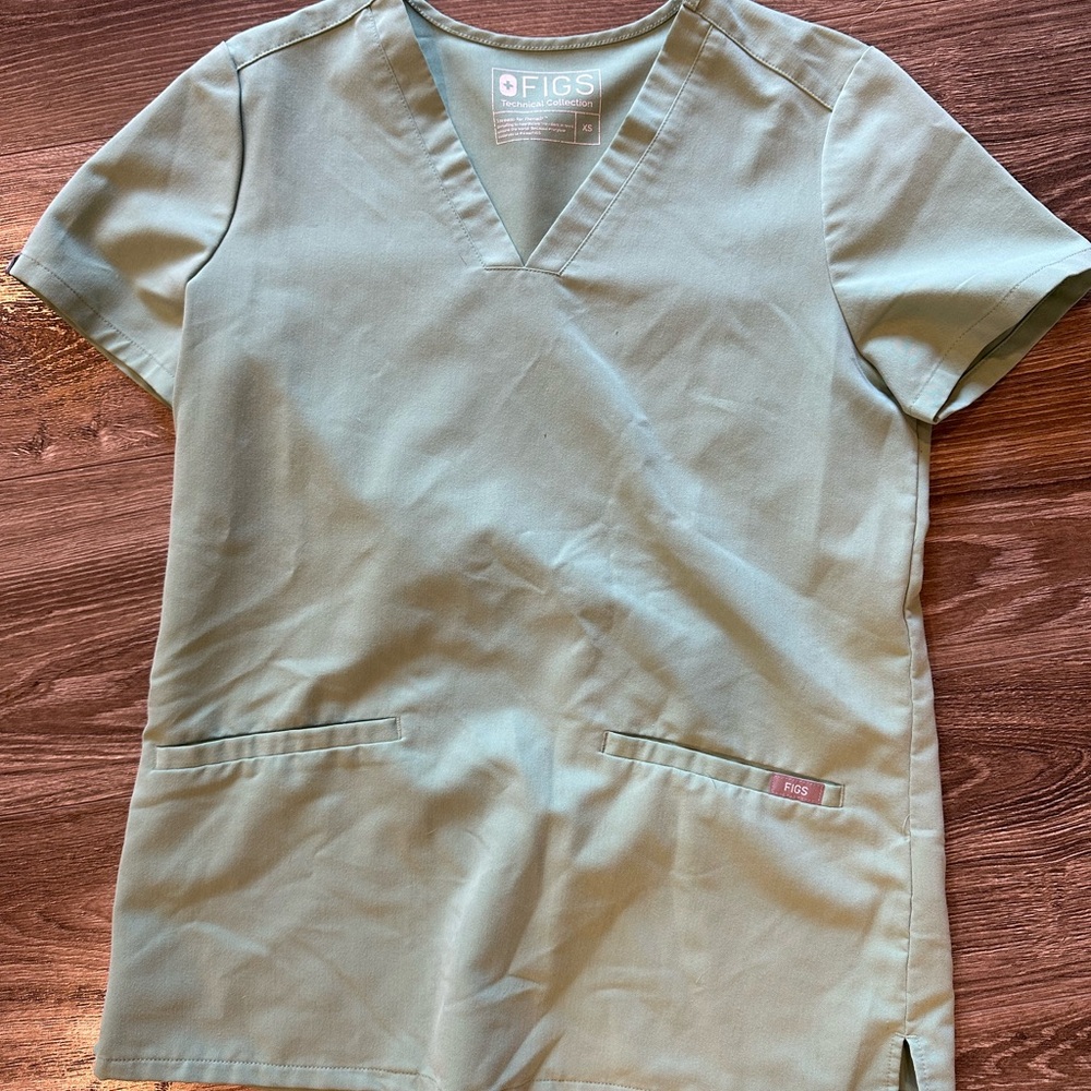 FIGS Scrub Top